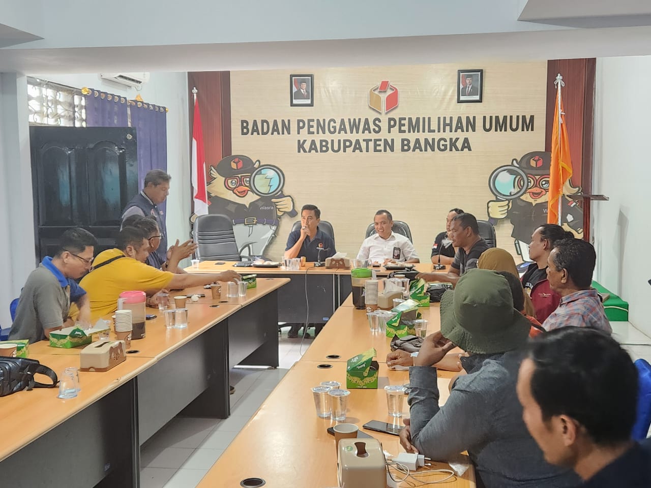 Baliho dan Sepanduk Bakal Calon Bupati Bangka Berserakan di Berbagai Tempat, Bawaslu: Tak Apa