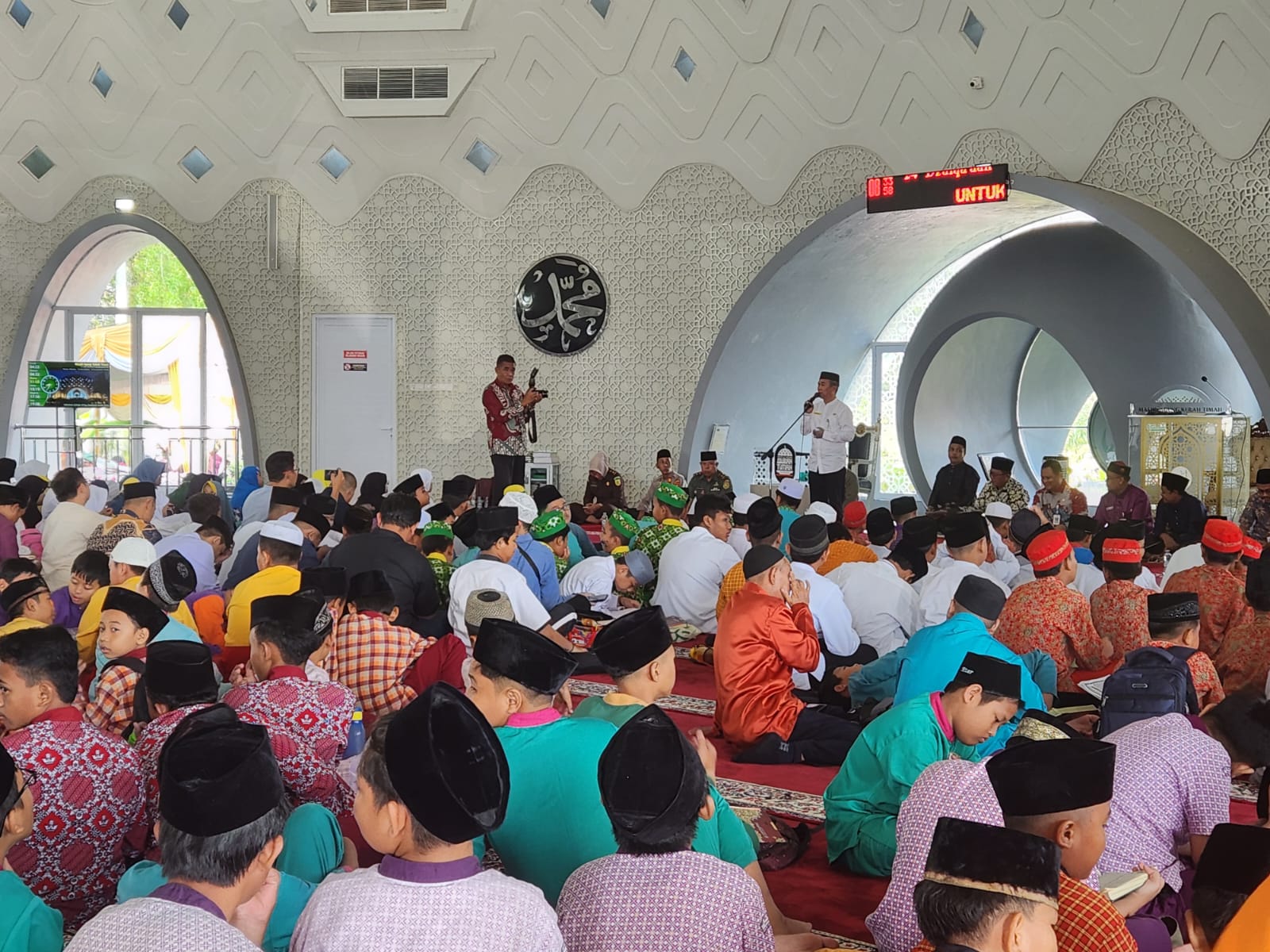 Ratusan Siswa SD Khataman Al Quran di Masjid Kubah Timah