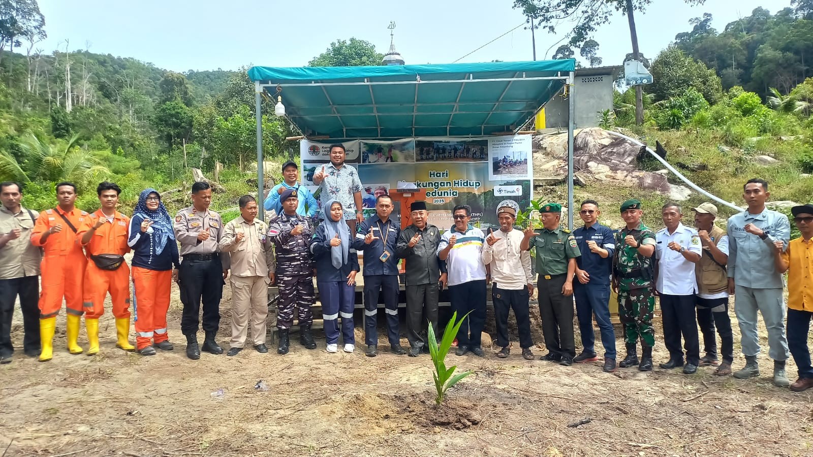 HKm Dusun Pelambung Ditanami 500 Pohon