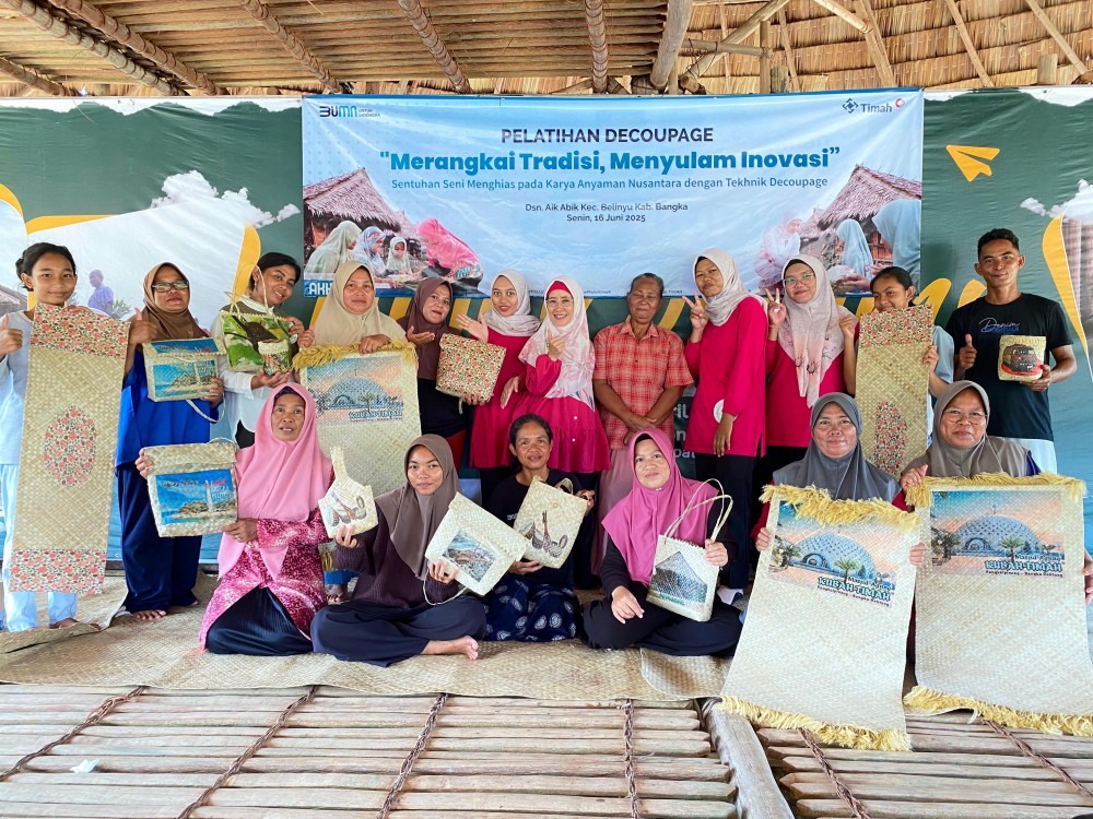 Masyarakat Mapur Dilatih Teknik Decoupage