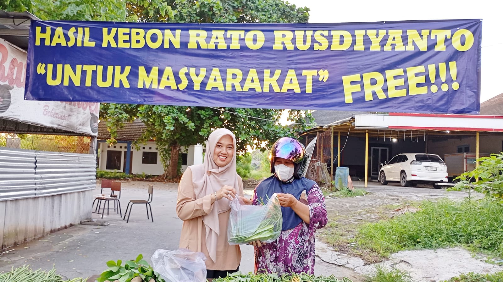 Sempat Penasaran, Warga Sungailiat ini Dapat Sayur Gratis dari Rato Rusdiyanto