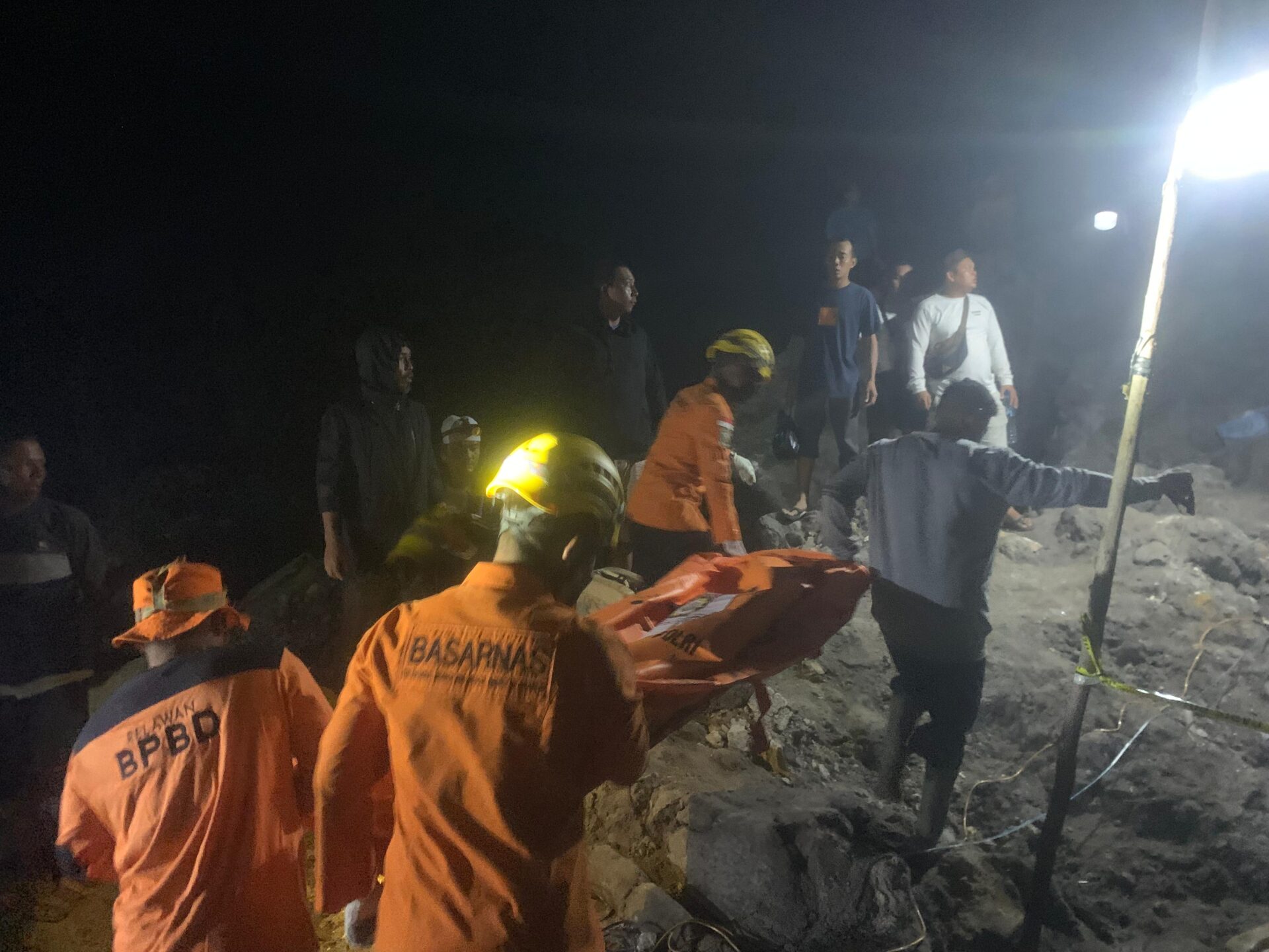 Satu Penambang Berhasil Ditemukan, Dua Masih Hilang