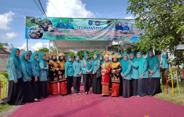 Robingan Tim Penilai PKK Diarak Becak