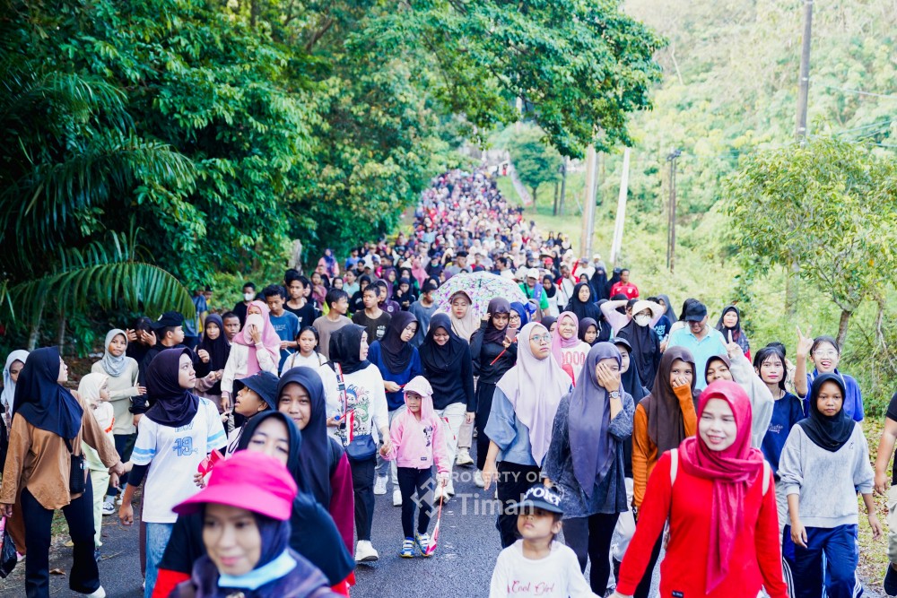 Lapangan Sepakbola Komplek PT Timah Mentok Dipadati Masyarakat