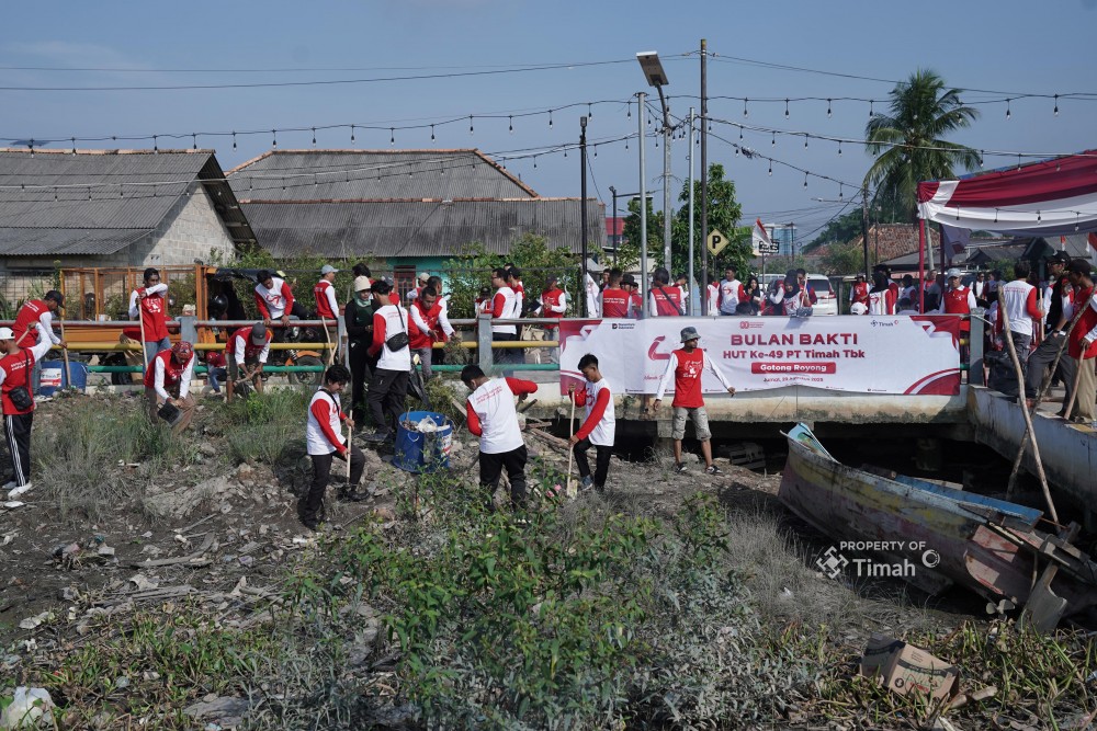 PT Timah dan Warga Opas Bersihkan Sungai Rangkui
