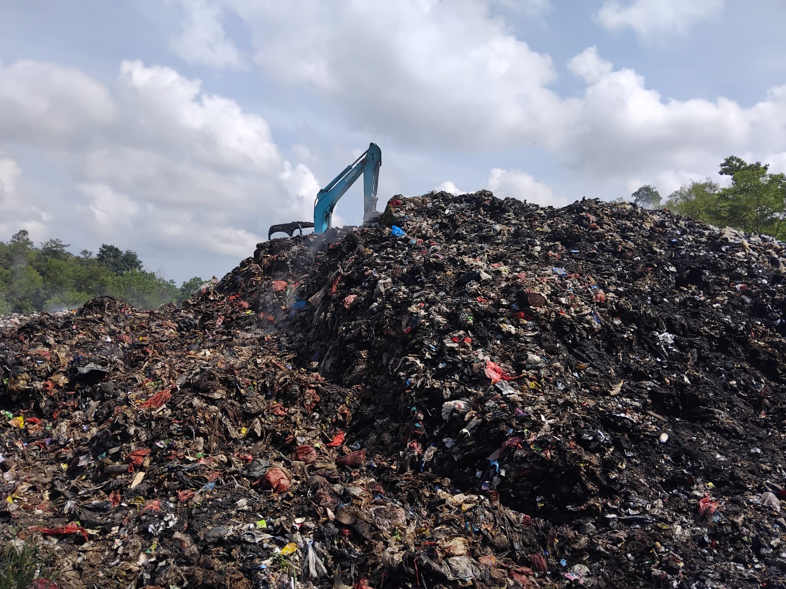 Miliki Alat Berat Tua, Kepala TPA Koba Butuh yang Lebih Fresh