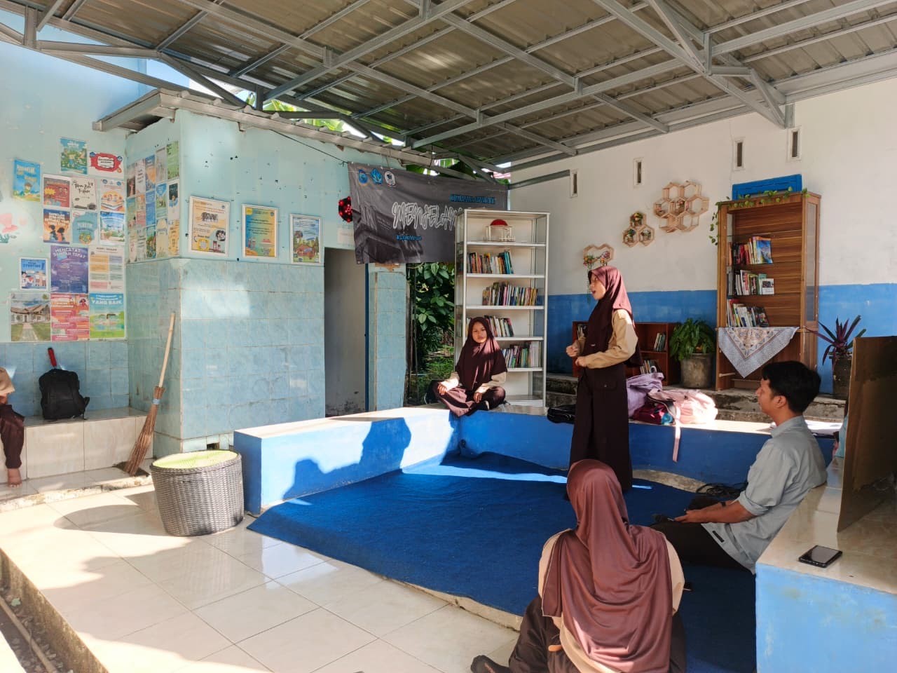 SMP N 2 Pangkalpinang Dapat Buku Sejarah Babel dan Pertimahan