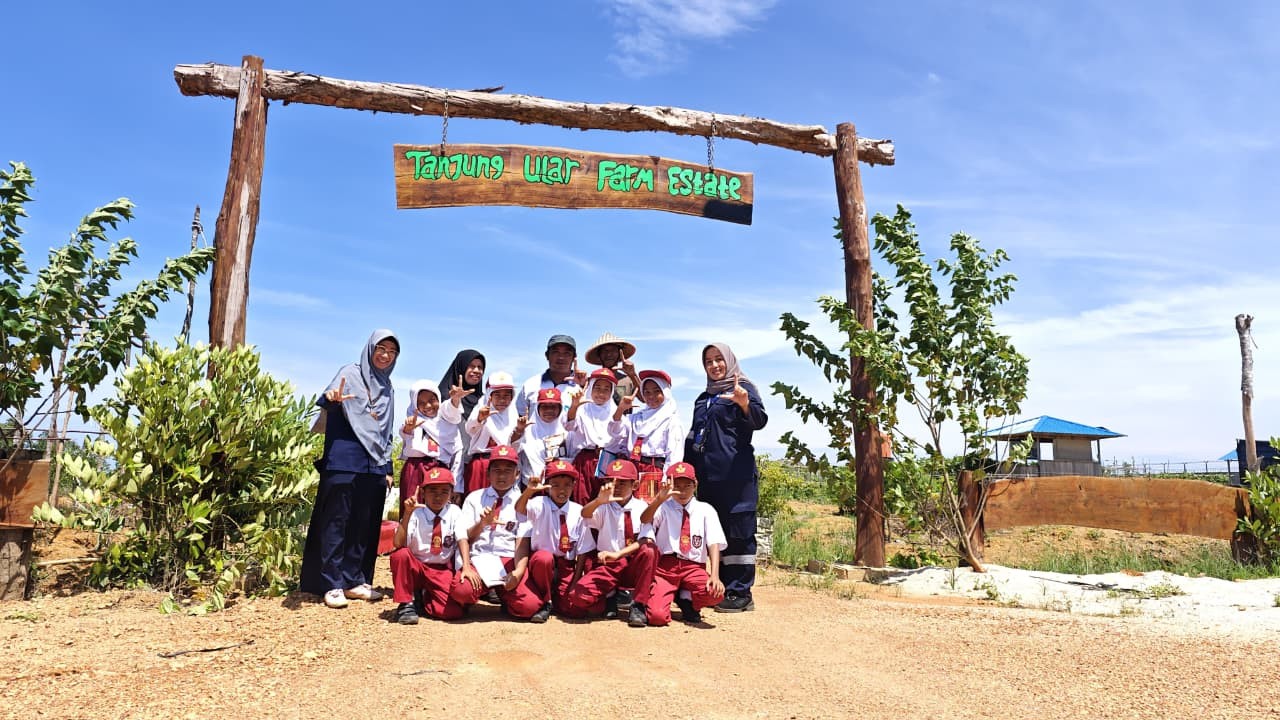Farm Estate Tanjung Ular jadi Sarana Edukasi Siswa SD 12 Mentok