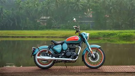 Royal Enfield Goan Classic 350, Motor Bobber Retro Modern Terinspirasi Budaya Goa 70–80an