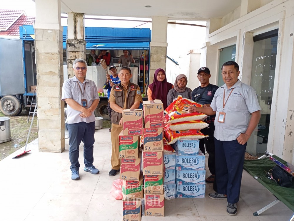 PT Timah Sediakan Pangan untuk Korban Banjir Rob di Bangka Barat