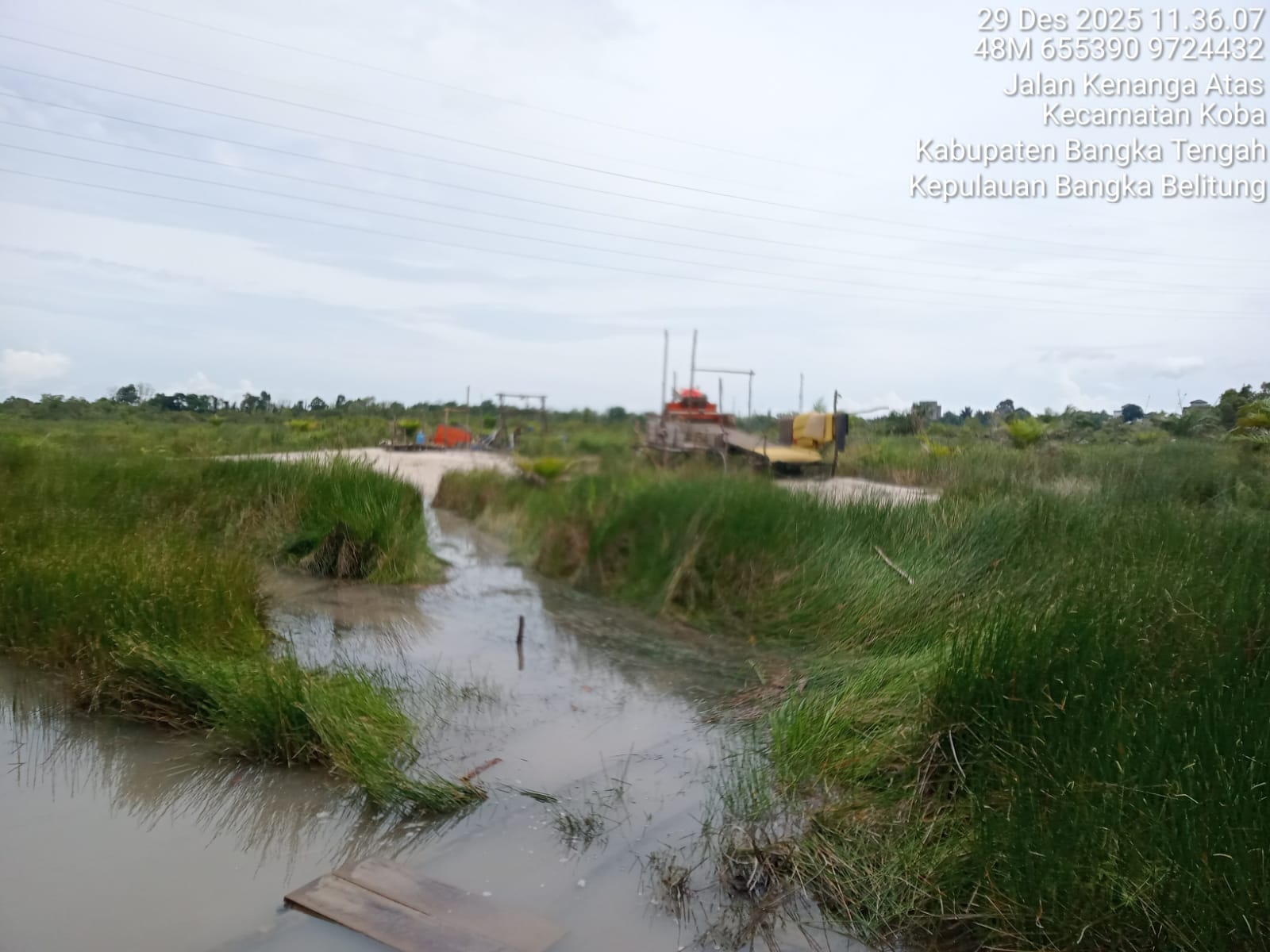 Ada Kesepakatan Bersama, Tapi Ponton Ini Tetap “Gagah” di Kolong Merbuk