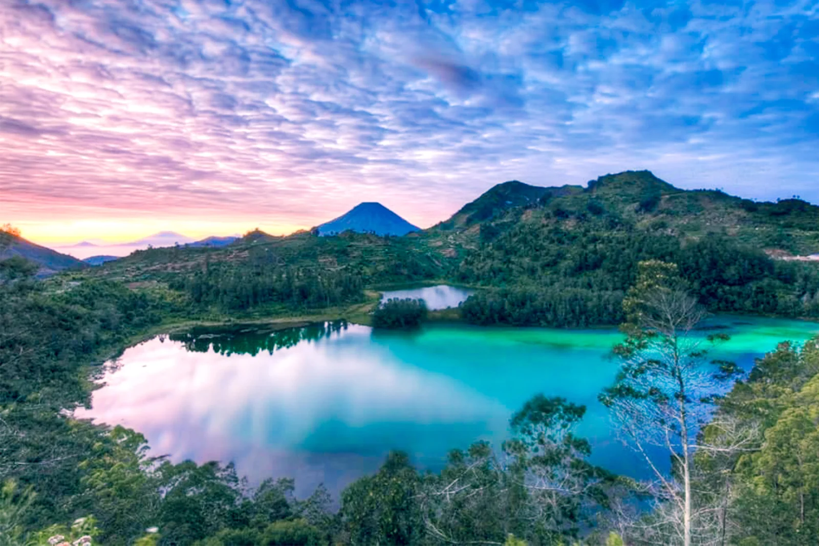 Telaga Pengilon Dieng