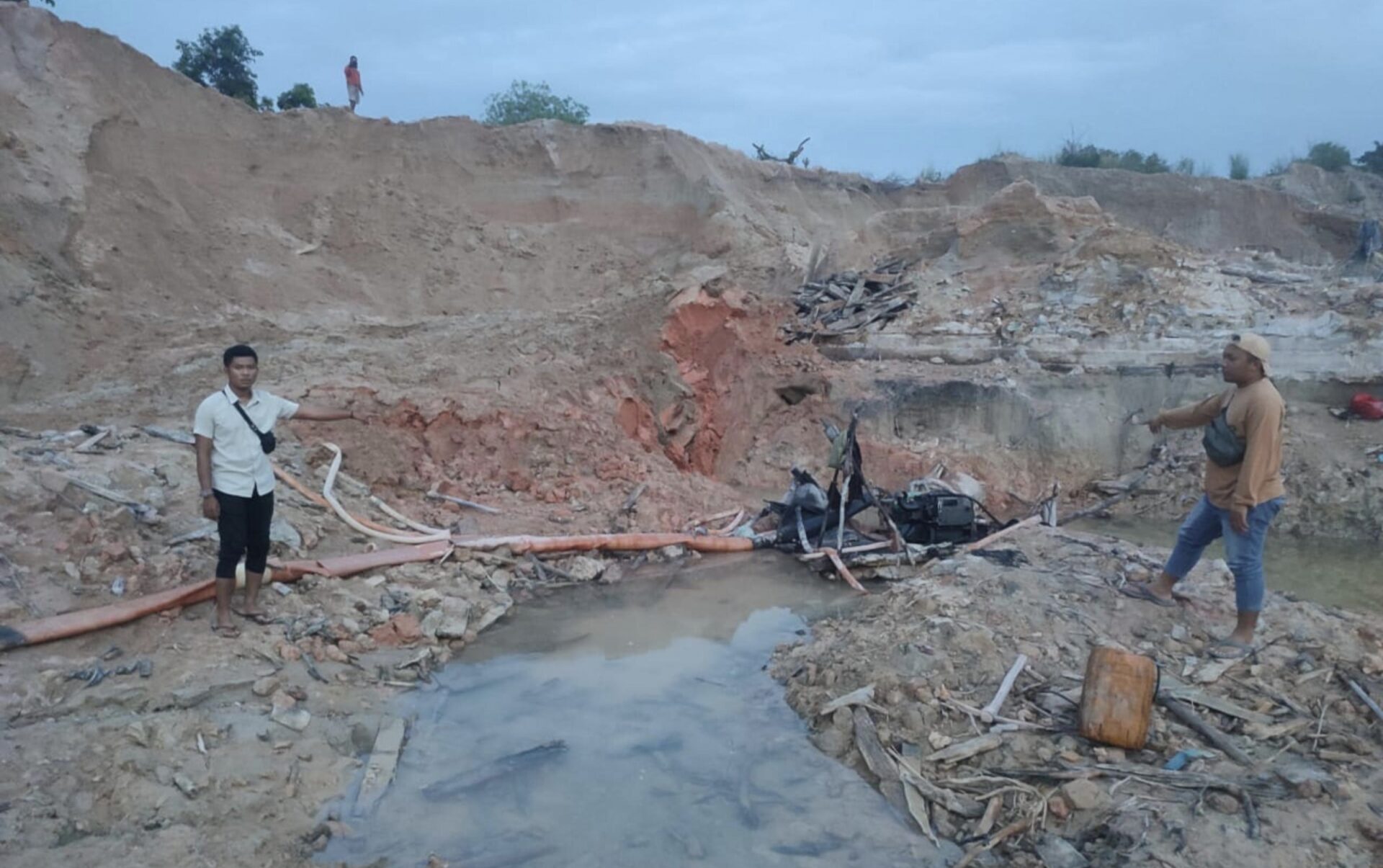 Bos Tambang Meninggal Tertimbun Tanah di Lubuk Besar