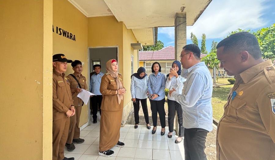 Debby Tinjau Pembangunan PN Basel