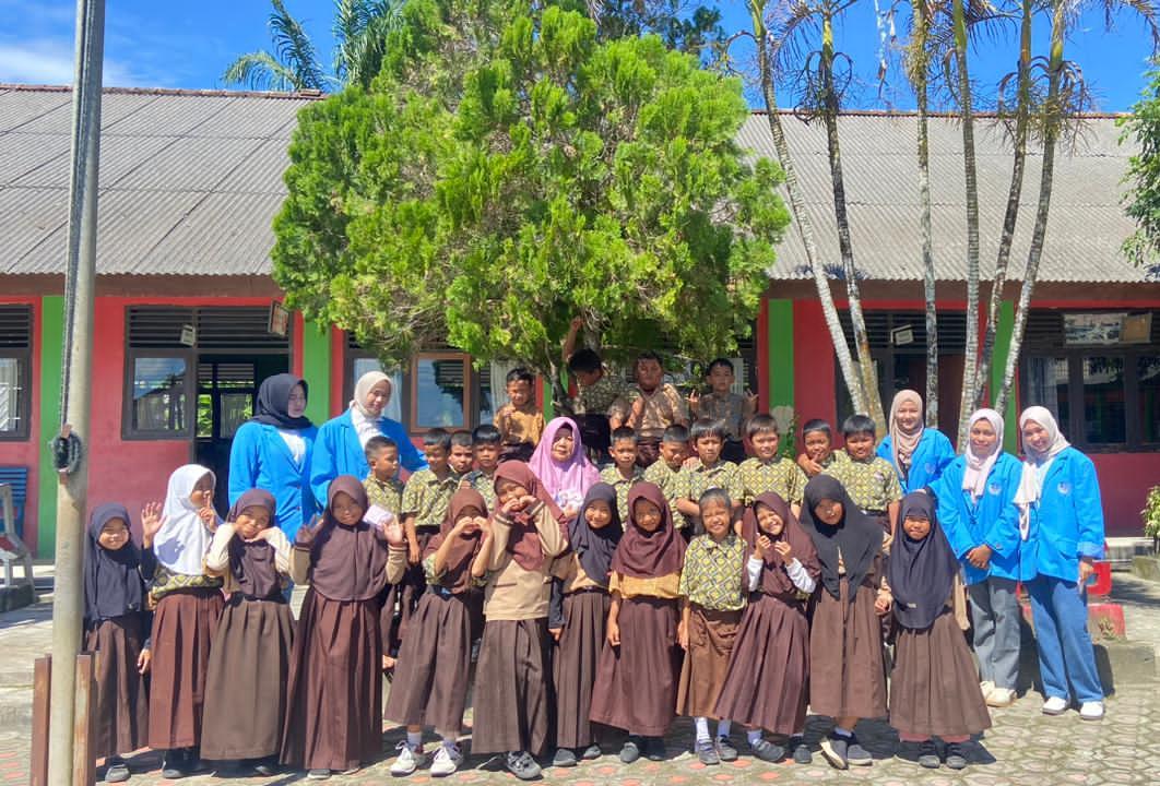 Belajar Pancasila Tak Lagi Membosankan, Mahasiswi UBB Ajak Siswa SD Main Sambil Tanamkan Toleransi