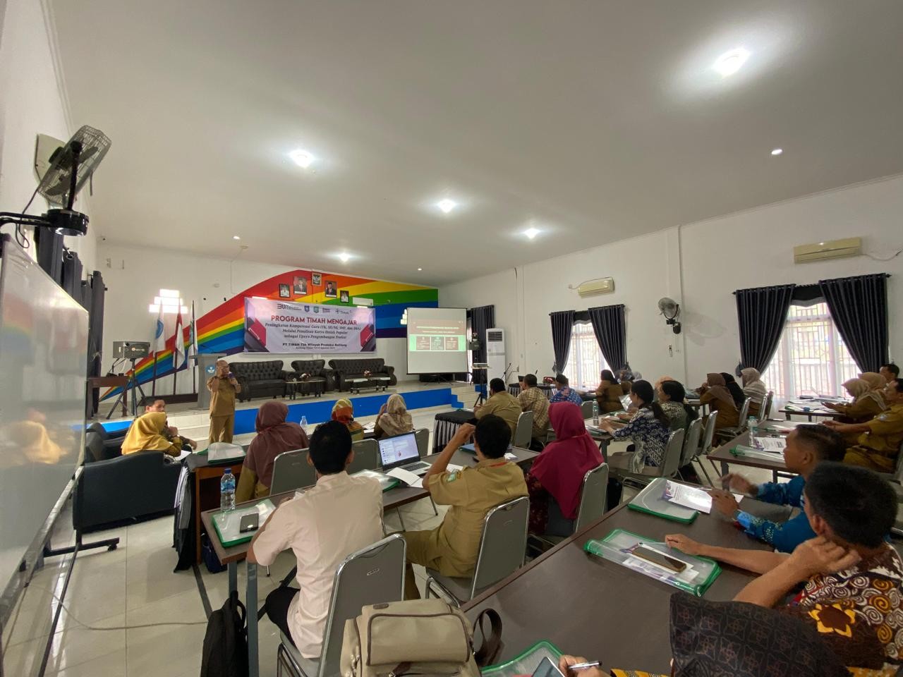 Dari Ruang Kelas ke Media Massa, Program Literasi PT Timah Dorong Guru Berani Menulis dan Berkarya