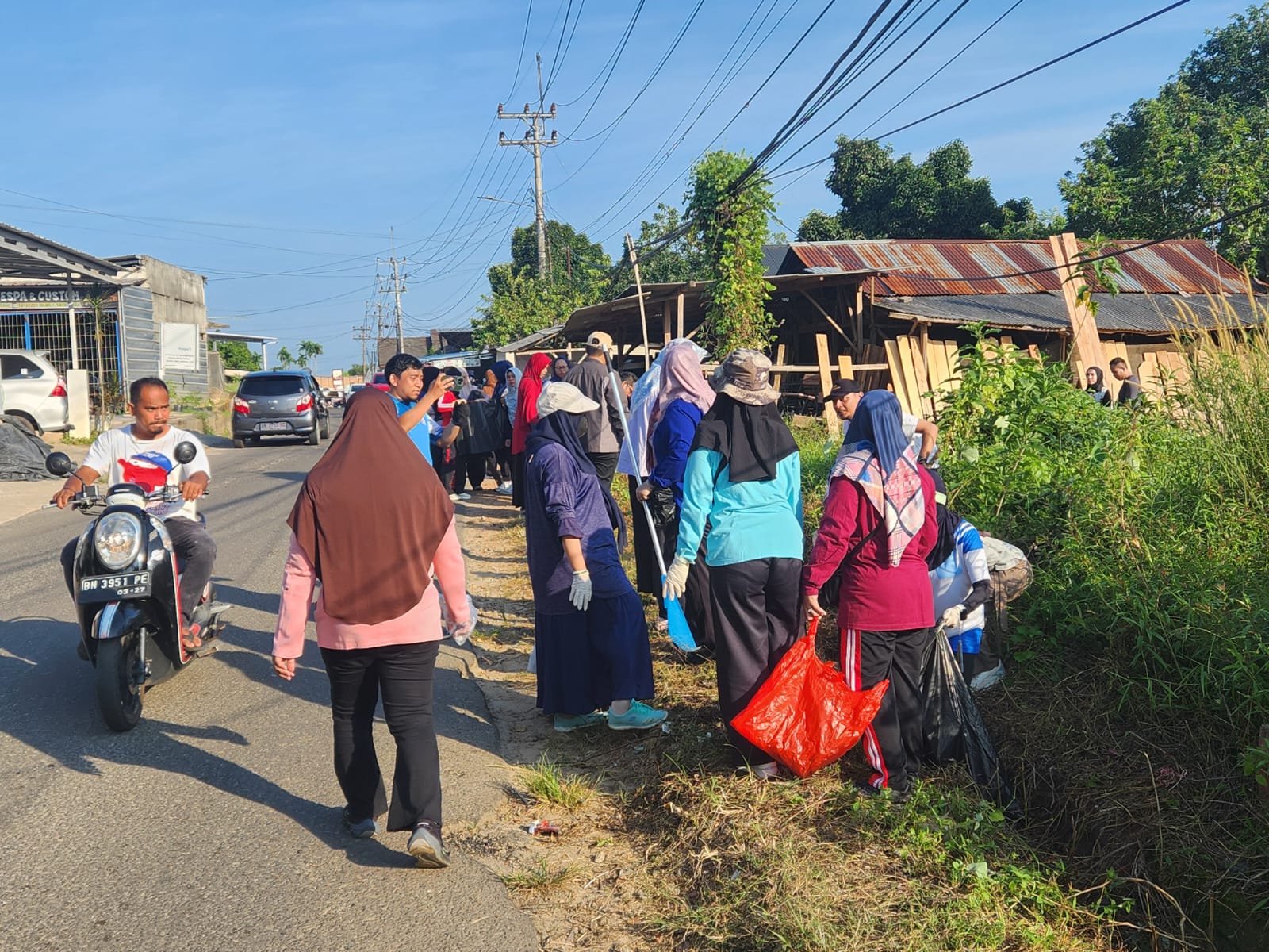 Ratusan ASN Turun ke Jalan, Gotong Royong Jumat Asri Bersihkan Kawasan Kampak hingga Kerabut