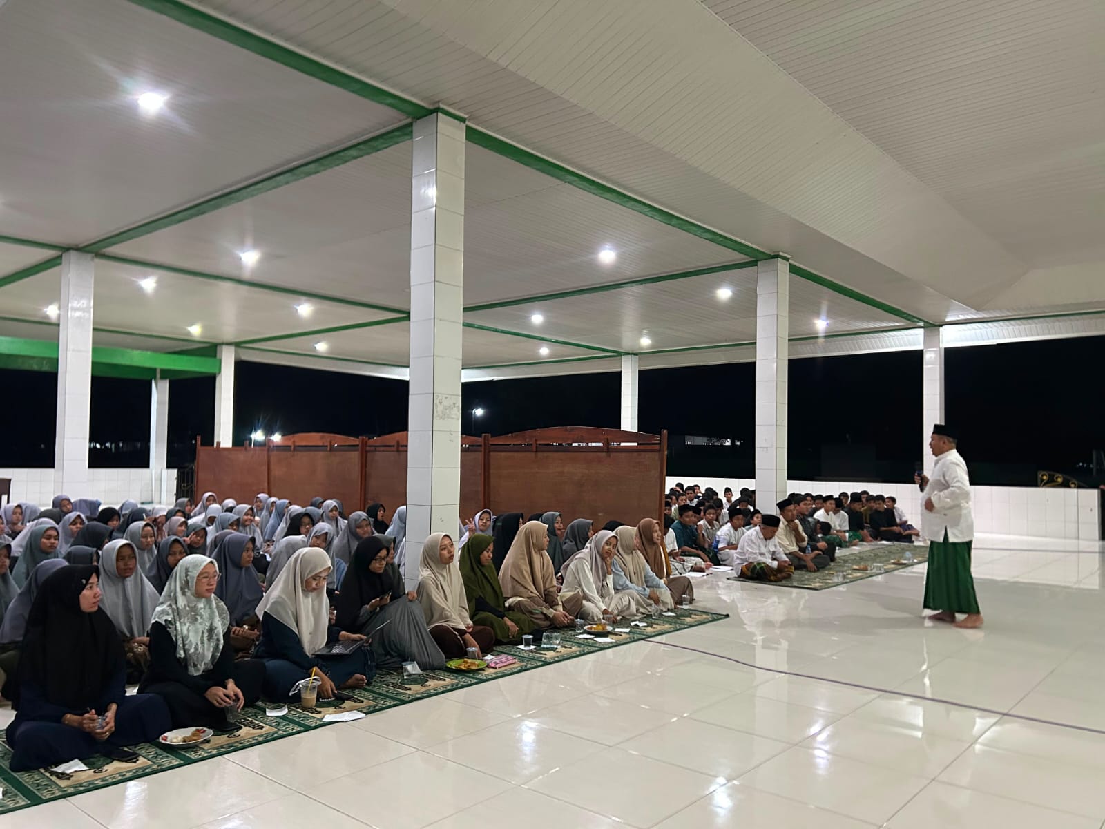 Belajar Jadi Tamu Allah Sejak Dini, Santri Bahrul Ulum Antusias Ikuti Manasik Haji