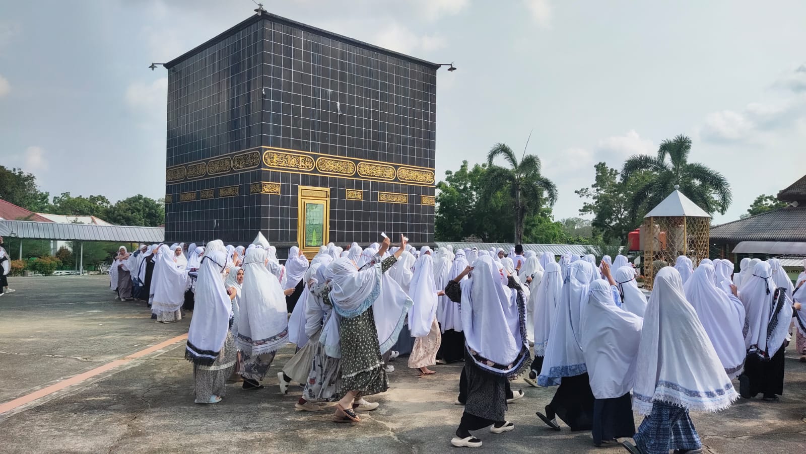 Dari Miniatur Ka’bah ke Karakter Santri, Manasik Haji Bahrul Ulum Tak Sekadar Latihan Ibadah