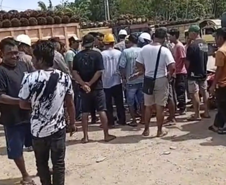 Supir Tembak Jadi Pemicu Kemarahan Warga Perlang, PT PSM Didemo