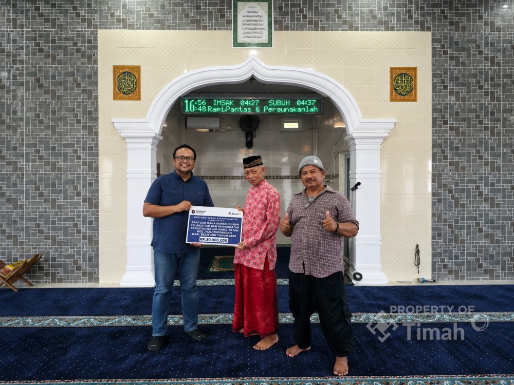 Karpet Lama Rusak, PT Timah Bantu Tingkatkan Kenyamanan Jamaah Masjid Nurul Fatah Belitung