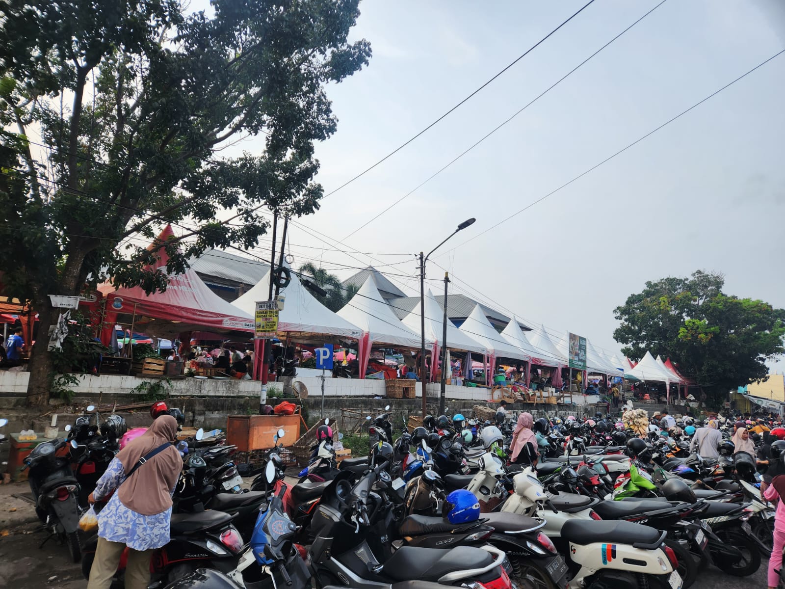 Datang Saat Pasar Ramai, Prof Udin Cek Fasilitas Pasar Pagi: Pedagang dan Pembeli Harus Nyaman