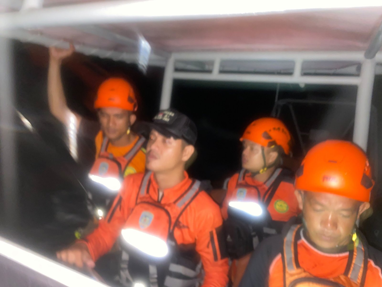 Kapal Bocor Nyaris Tenggelam, Dua Nelayan Muntok Diselamatkan Kapal yang Kebetulan Melintas