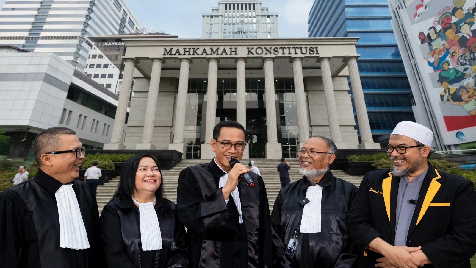 Putusan MK Soal Ijazah Gibran, Refly Harun: Peluang Besar untuk Pemakzulan