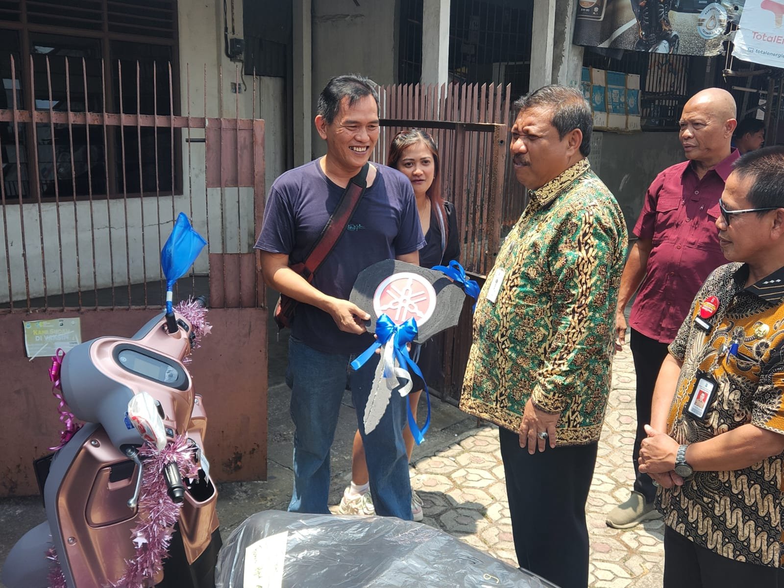 Bayar Pajak Sebelum Tempo, Pulang Dapat Motor