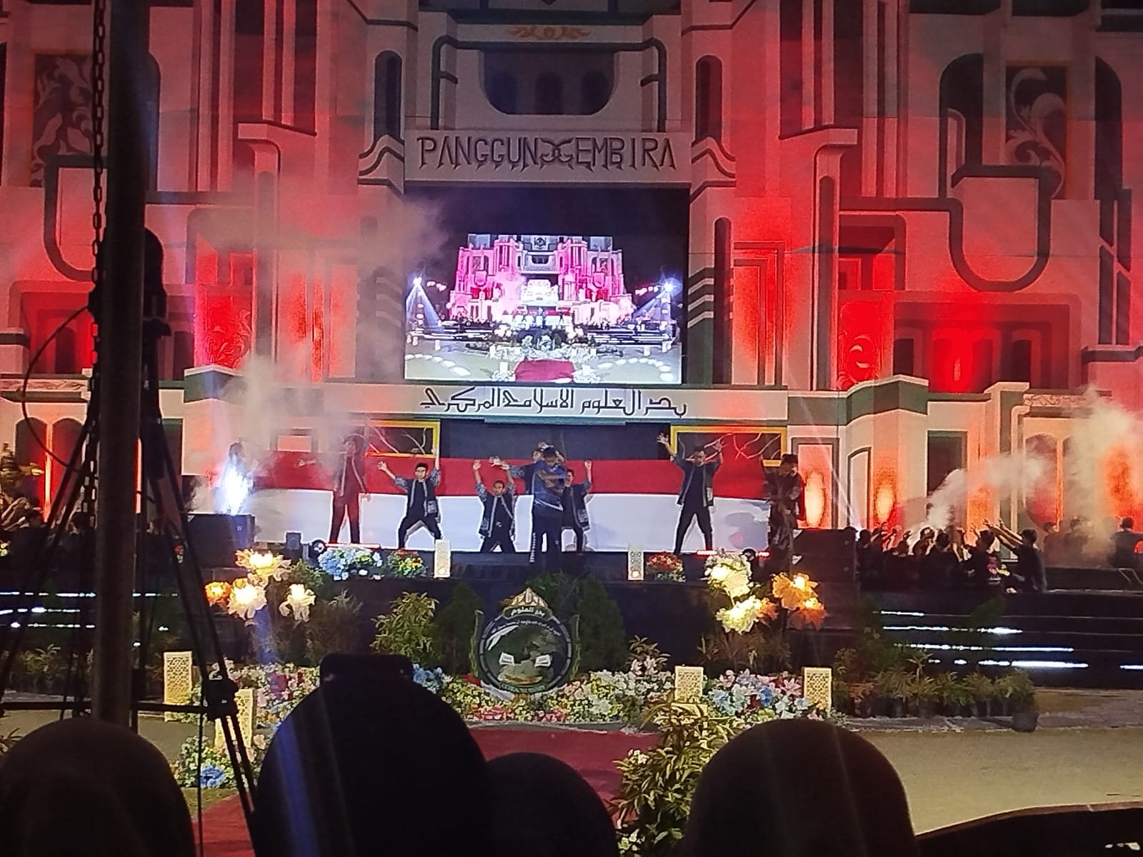 Dari Konflik AS-Iran hingga Kabut Asap Kalimantan, Santri Bahrul Ulum Bawa Isu Dunia ke Panggung