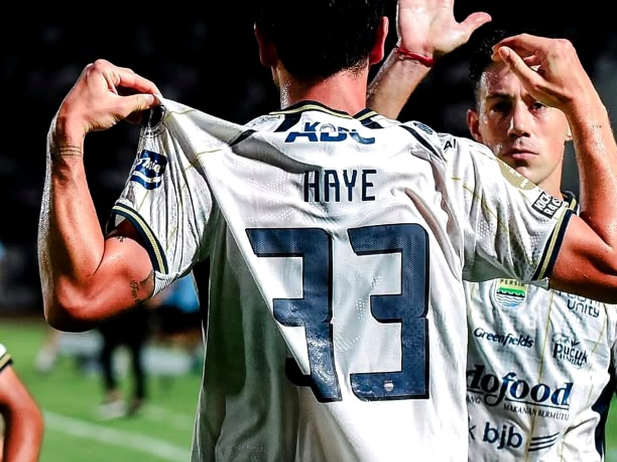 Usai Thom Haye Protes Wasit, Persib Cetak Dua Gol
