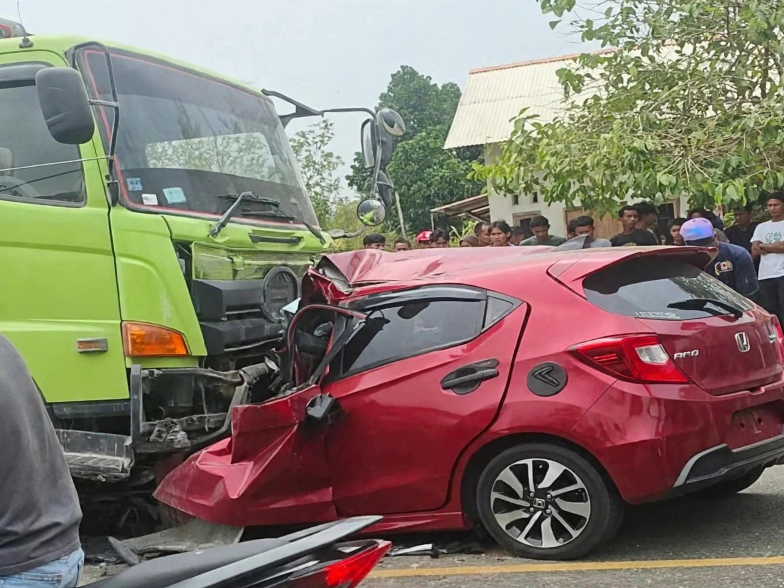 Duka di Jelutung, Dosen Unmuh Babel dan Keluarga Jadi Korban Tabrakan Brio-Truk